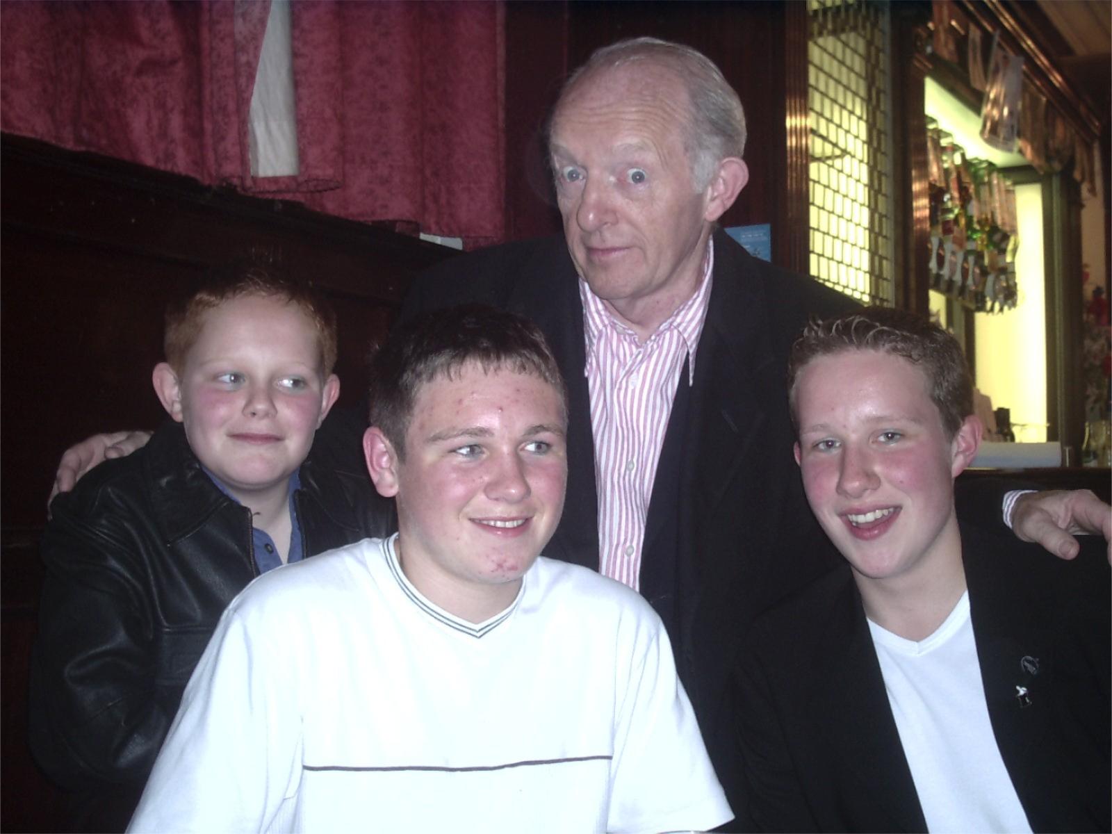 From left to right: Neil (brother), Michael (magical newbie who ive taken under my wing) Paul Daniels, and the one and only Magic Mark! / boys and paul D 2.JPG boys and paul D 2.JPG